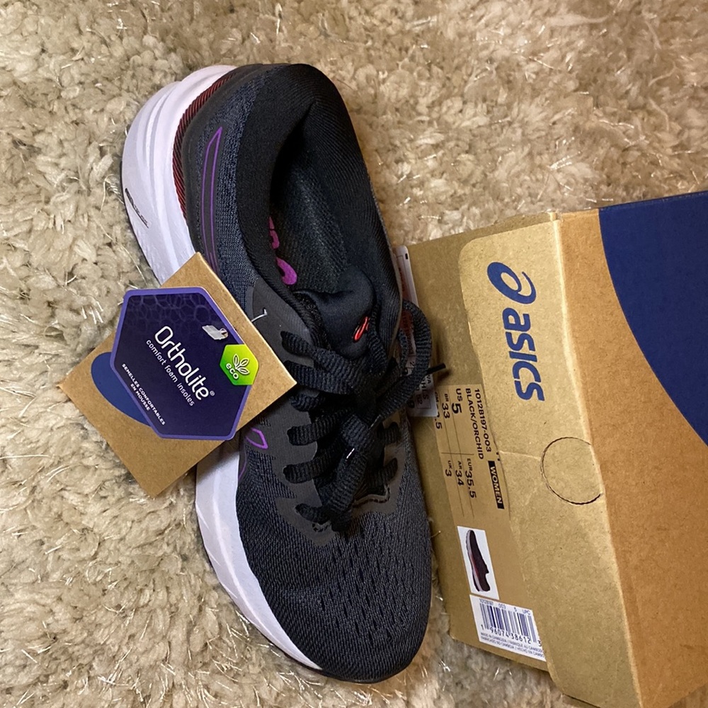 Asics - Picture 3 of 5